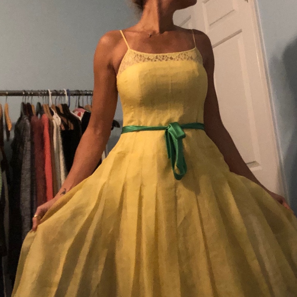 Beautiful Kay Unger dress